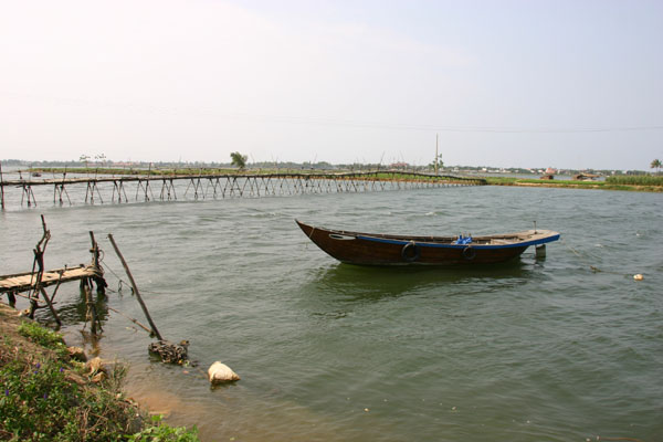 &copy John Lancaster