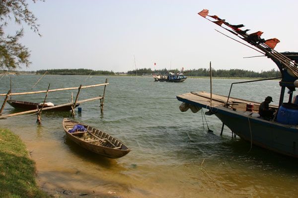 &copy John Lancaster