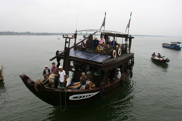 &copy John Lancaster