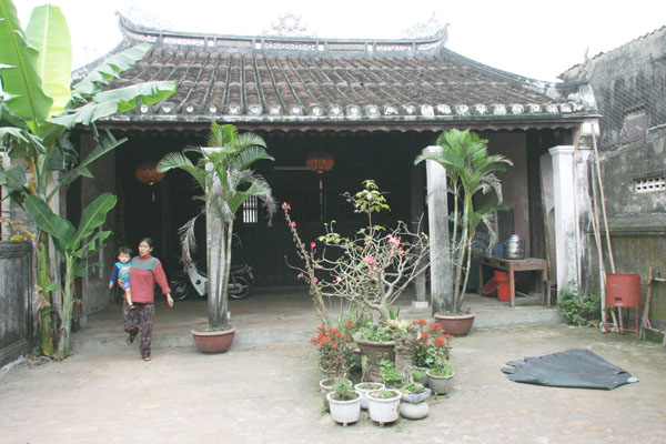 &copy John Lancaster