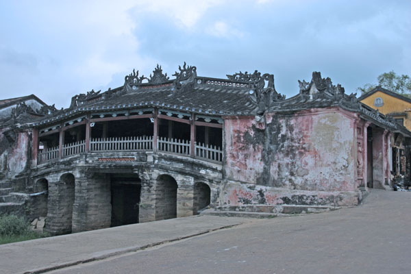 &copy John Lancaster