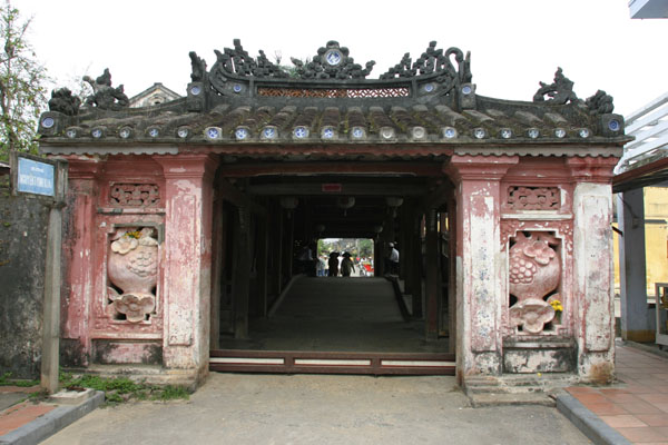 &copy John Lancaster