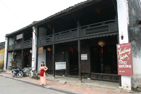 &copy John Lancaster