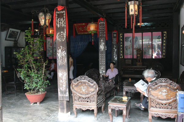 &copy John Lancaster