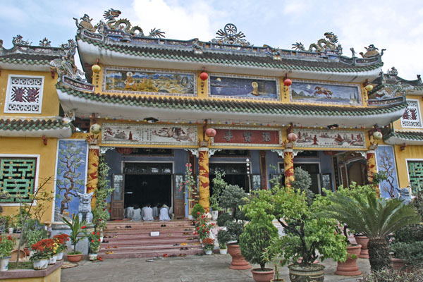 &copy John Lancaster