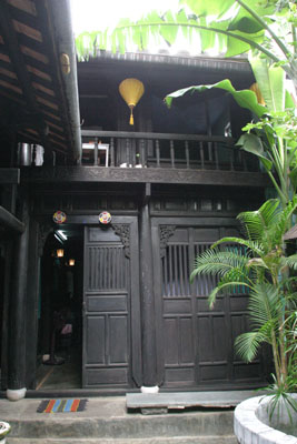 &copy John Lancaster