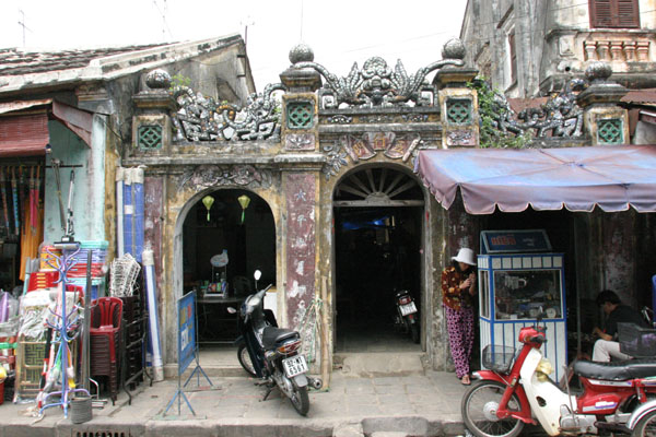 &copy John Lancaster