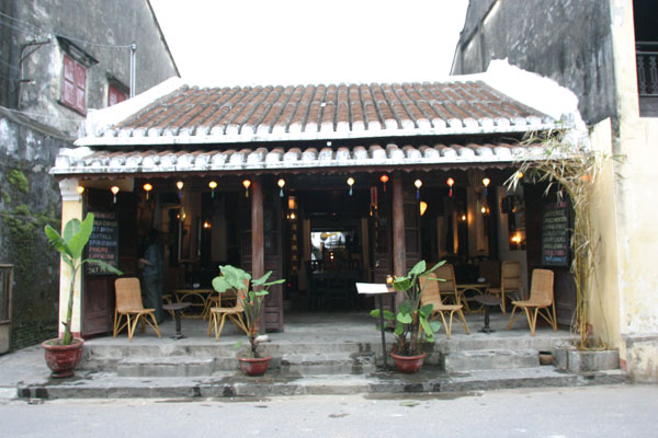 &copy John Lancaster