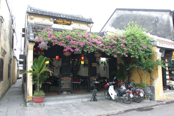 &copy John Lancaster