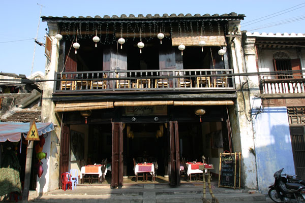 &copy John Lancaster