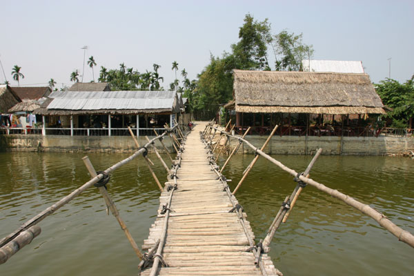 &copy John Lancaster