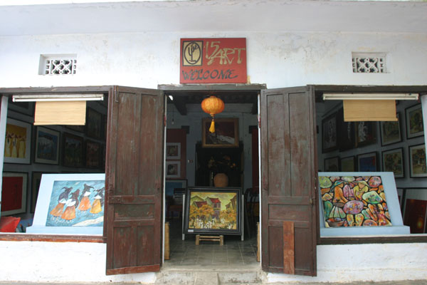 &copy John Lancaster